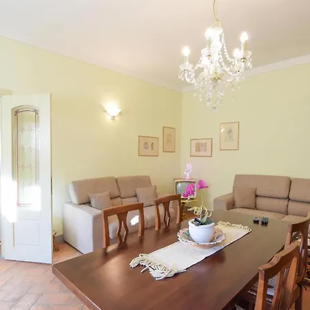 2 Bedroom Pet Friendly In *