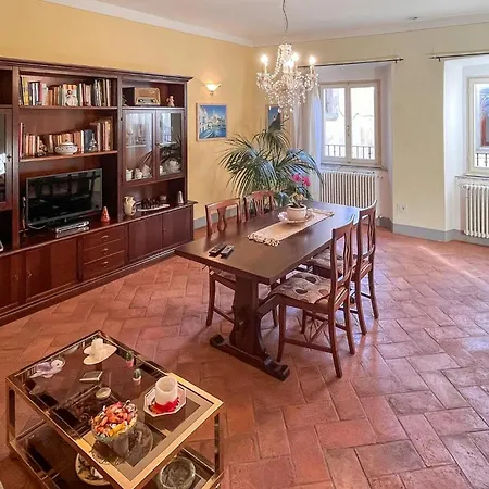 2 Bedroom Pet Friendly In Apartment